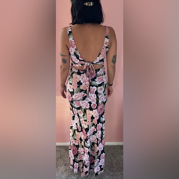 Forever 21 Floral Maxi Dress – Size S | Black with Pink Roses | - Picture 2 of 2